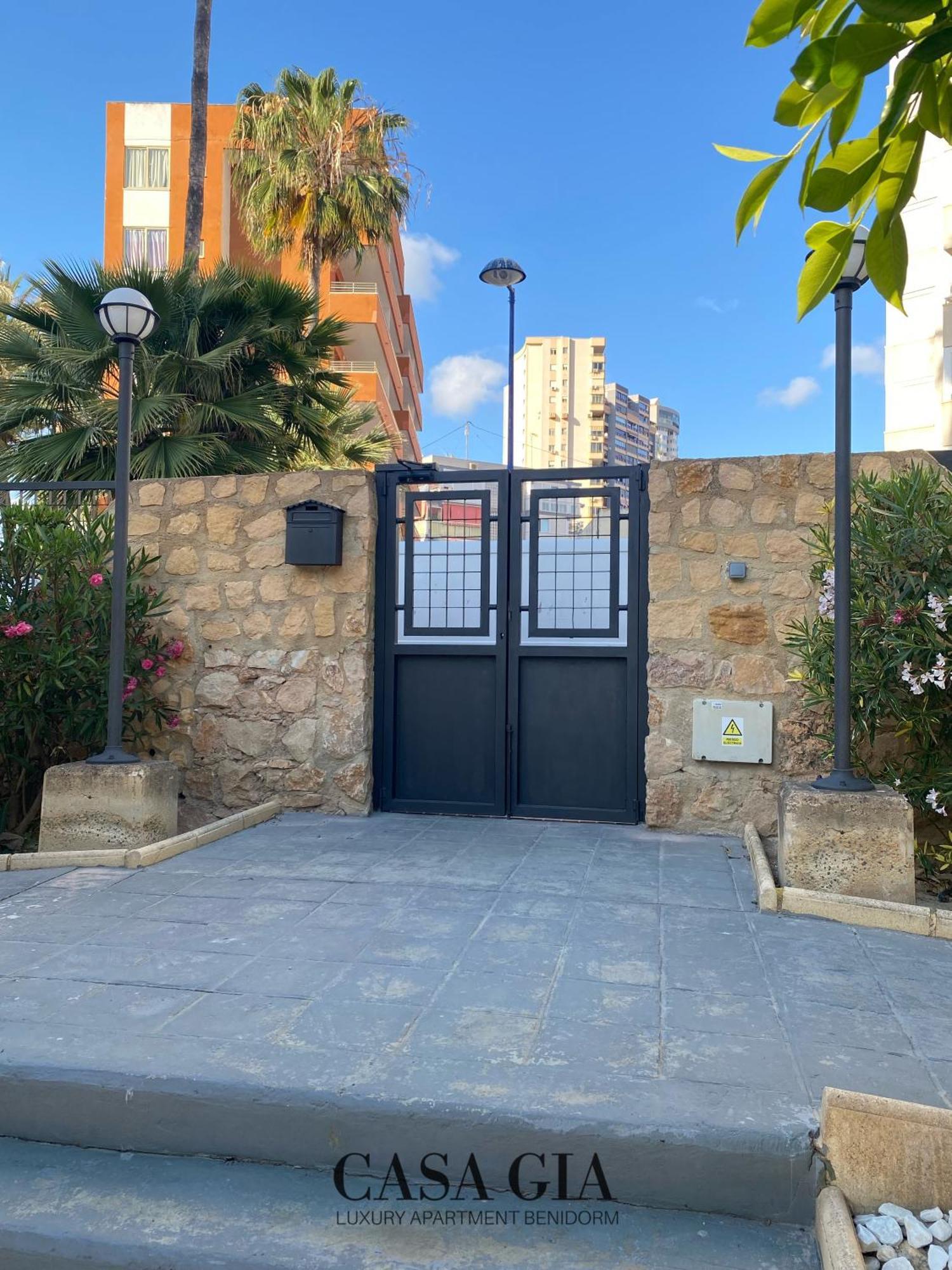Casa Gia L Luxury Apartment 베니돔 외부 사진